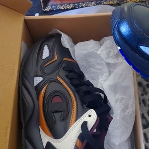 Women's champion tennis shoes sz 7.5